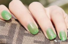 比起“买买买口红”更牛